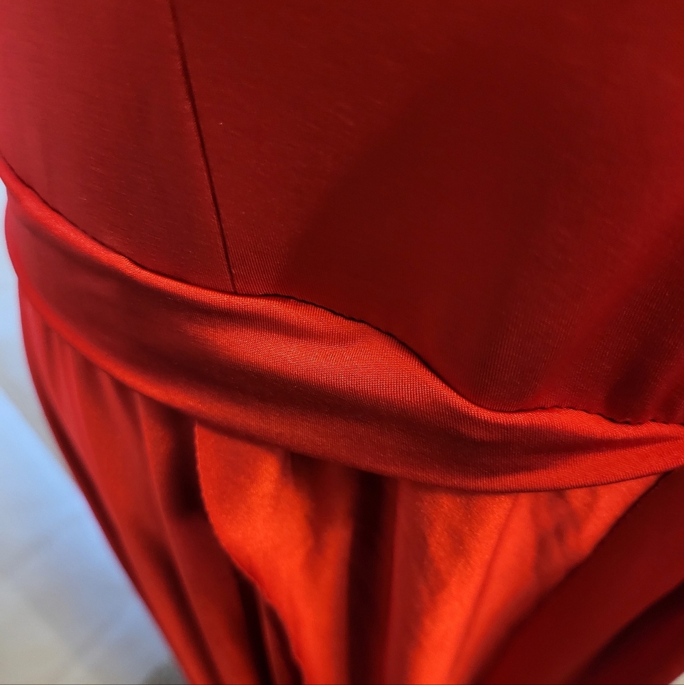 Red Convertable dress - Picture 3 of 4